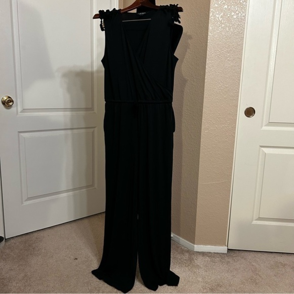 Lauren‎ Ralph Lauren Black Wide Leg V Neckline Sleeveless Jumpsuit Size Medium